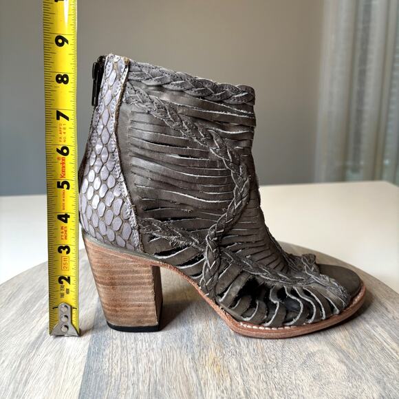 Freebird by Steven Bela Boots Gray Leather Snakeskin Peep Toe Ankle Booties Sz 9 - Picture 10 of 10